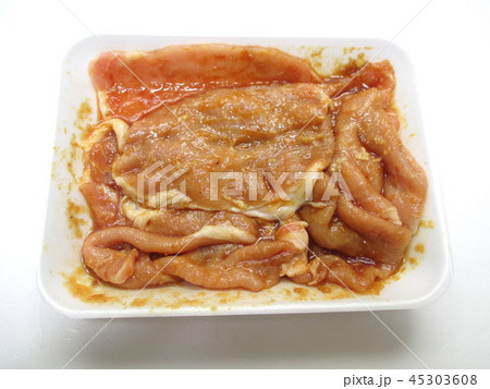 豚肉の生姜焼き 下ごしらえ 豚肉の生姜焼き 下ごしらえ 45303608