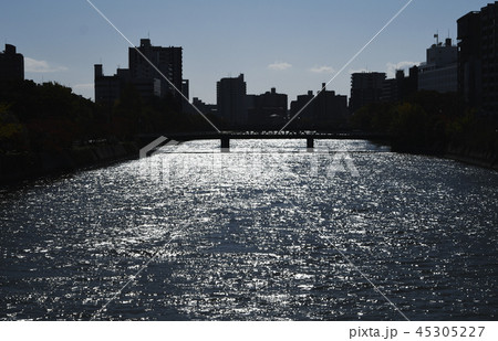 元安川 広島 河川 広島デルタ 灯籠流し 快晴 コピースペース 中国地方 元安川 広島 河川 広島デルタ 灯籠流し 快晴 コピースペース 中国地方 45305227