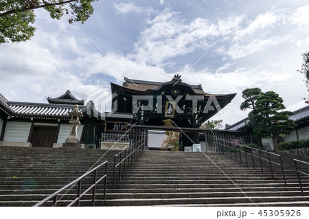 otani hombyo temple gate 45305926