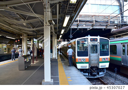 発車する両毛線普通電車 発車する両毛線普通電車 45307027