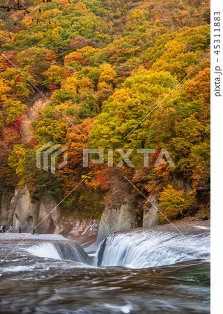 吹割の滝　紅葉 45311883