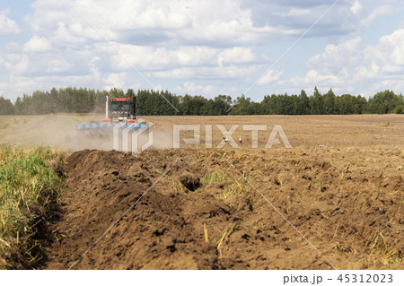 plow dig field plow dig field 45312023
