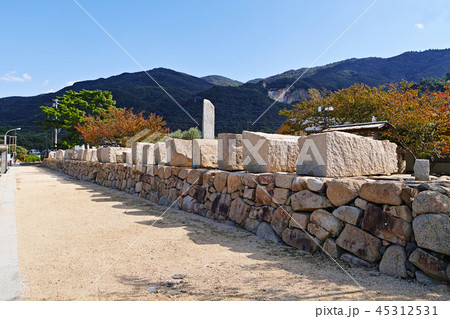 【小豆島】大坂城残石記念公園(県指定文化財 大坂城石垣石切とび越丁場跡および小海残石群) 【小豆島】大坂城残石記念公園(県指定文化財 大坂城石垣石切とび越丁場跡および小海残石群) 45312531