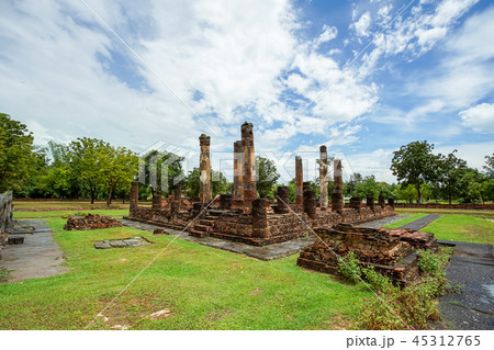 Ancient ruined Wat Chetuphon Luang in Sukhothai 45312765