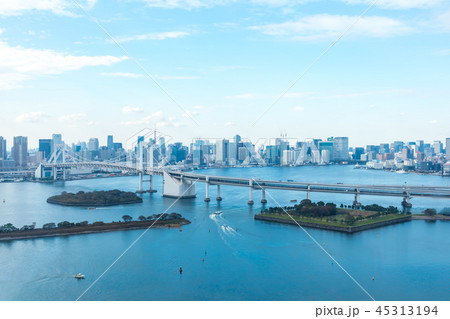 東京都 都市風景 展望台から見るレインボーブリッジと湾岸風景６の写真素材