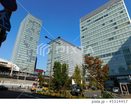 秋葉原　ビルと青空 45314457