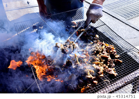 地鶏の炭火焼　鶏の炭火焼　炭火焼き　炭火焼き地鶏　 45314751