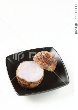 蒸したサトイモ 45315113