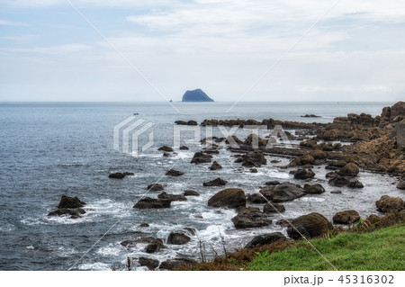 Yehliu coastal scenery 45316302