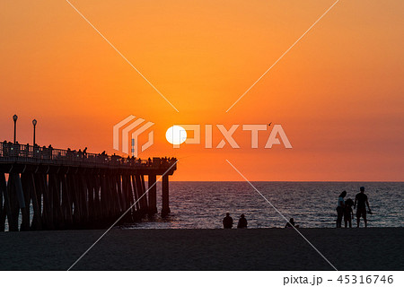 絶景California Hermosa Beach の夕日、Los Angeles ハモーサビーチ 絶景California Hermosa Beach の夕日、Los Angeles ハモーサビーチ 45316746
