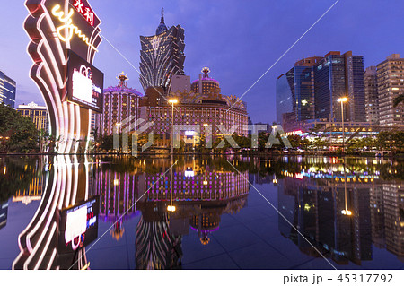 マカオのマジックアワー 夜景 マカオのマジックアワー 夜景 45317792