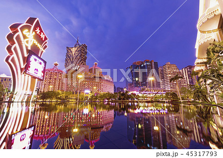 マカオのマジックアワー 夜景 マカオのマジックアワー 夜景 45317793