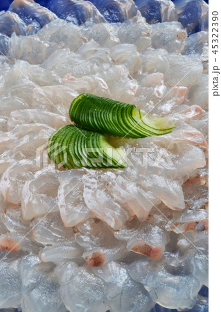 ひらめ活魚薄造り 45322390