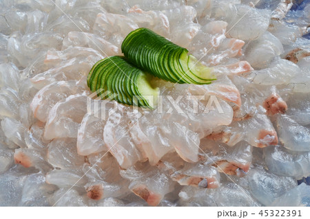 ひらめ活魚薄造り 45322391