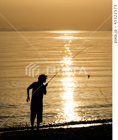 朝づりのシルエット 45322573