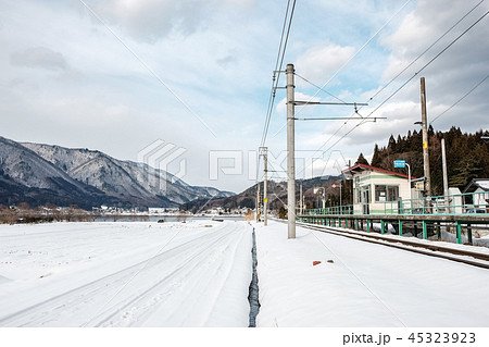 雪国の風景 45323923