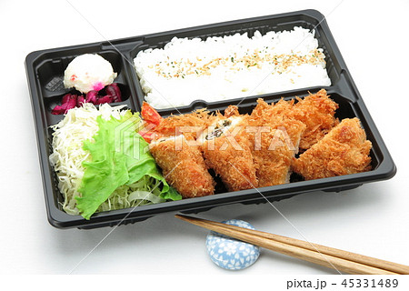 梅しそ巻きかつ弁当 45331489