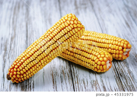 Raw corn shakes Raw corn shakes 45331975