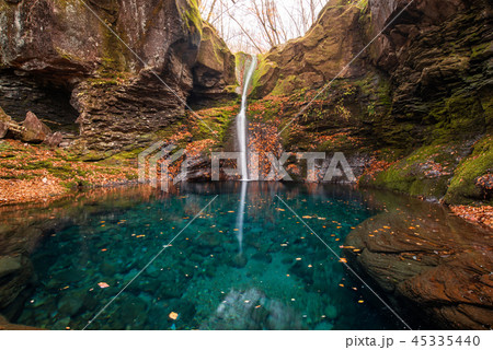 おしらじの滝　秋 45335440