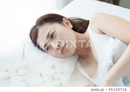 若い女性 OTC,OTC類似薬,オーバードーズ 若い女性 OTC,OTC類似薬,オーバードーズ 45339716