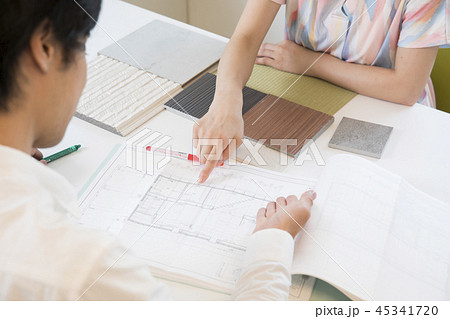 内装打ち合わせ 45341720