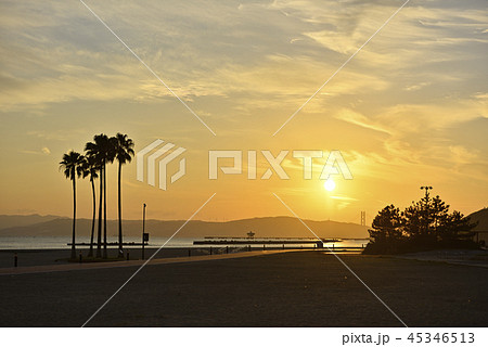 夕暮の須磨海岸 45346513