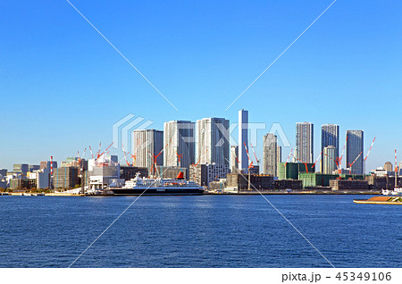 東京港の沿岸風景 東京港の沿岸風景 45349106
