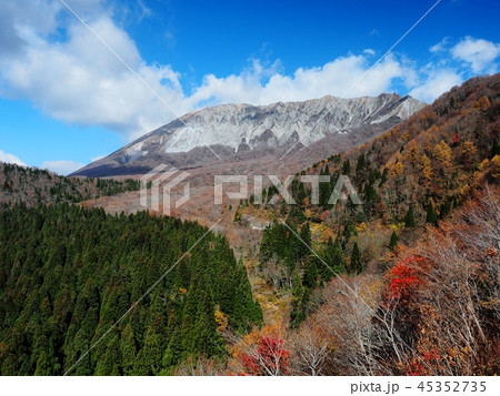 晩秋の大山南壁の眺望 鳥取大山 晩秋の大山南壁の眺望 鳥取大山 45352735