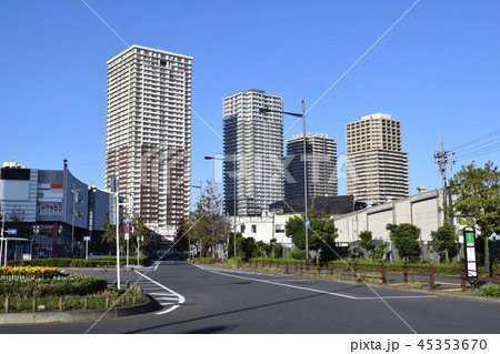 荒川区 南千住駅東口の再開発地区の街並み 45353670