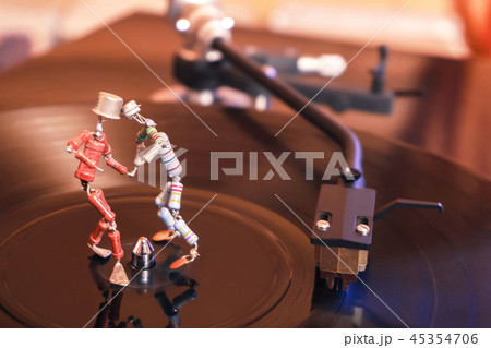 dance of vintage electronics 45354706