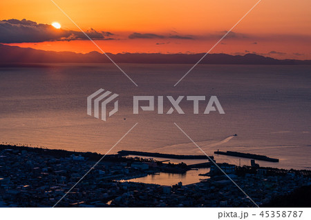 （静岡県）用宗港の夜明け 45358787
