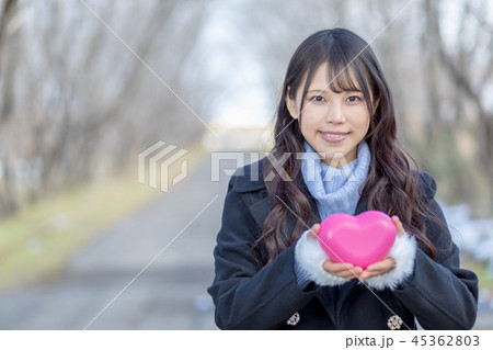 若い女性のポートレート バレンタイン 若い女性のポートレート バレンタイン 45362803