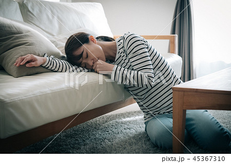 つわりの妊婦 30代日本人女性 45367310