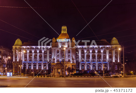 BUDAPEST, HUNGARY - DECEMBER 26, 2016 BUDAPEST, HUNGARY - DECEMBER 26, 2016 45371172