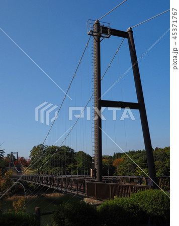 野岳大橋(長崎県:野岳湖:秋の行楽シーズン) 野岳大橋(長崎県:野岳湖:秋の行楽シーズン) 45371767
