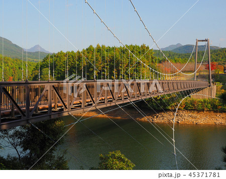 野岳大橋(長崎県：野岳湖：秋の行楽シーズン) 45371781