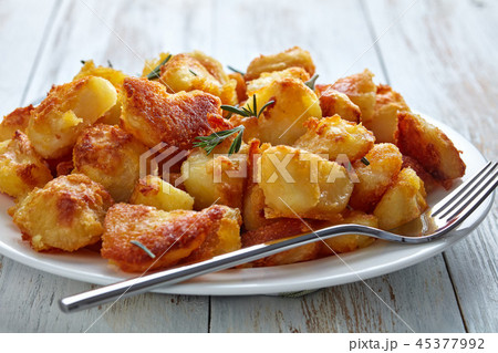 delicious crispy Roast Potatoes, close up delicious crispy Roast Potatoes, close up 45377992