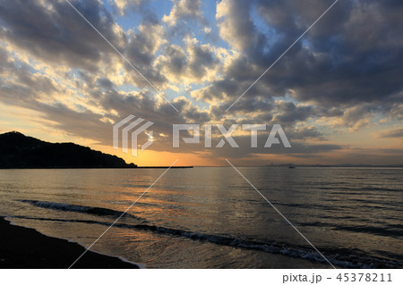 上総湊海岸の夕暮れ(富津市） 45378211