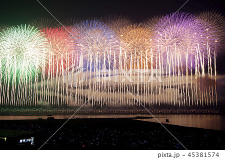 【新潟県柏崎市】ぎおん柏崎まつり 海の大花火大会 〜尺玉100発一斉打ち〜 【新潟県柏崎市】ぎおん柏崎まつり 海の大花火大会 〜尺玉100発一斉打ち〜 45381574