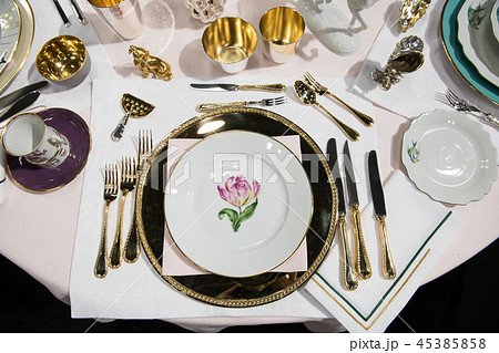 Luxury royal dining set with mani forks and knives 45385858