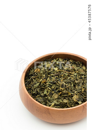 モリンガ: Moringa dry leaves 45387576