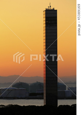 夕景の千葉ポートタワー 45389169