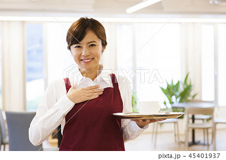 カフェ レストラン 女性 若い女性 人物 飲食店 店員 ウェイトレス アルバイト パート カフェ レストラン 女性 若い女性 人物 飲食店 店員 ウェイトレス アルバイト パート 45401937