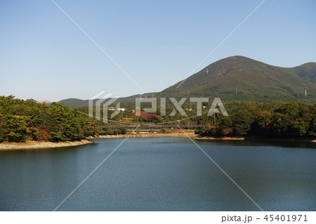 野岳湖(長崎県大村市:秋の行楽シーズン） 45401971