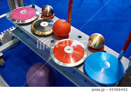 Disks, spears and cores Disks, spears and cores 45406402