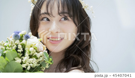 女性　結婚　ブライダルイメージ 45407041