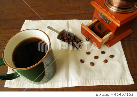 コーヒーとコーヒー豆 コーヒーとコーヒー豆 45407152