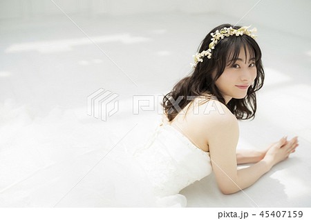 女性　結婚　ブライダルイメージ 45407159