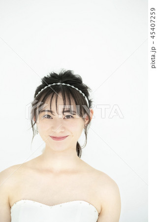 女性　結婚　ブライダルイメージ 45407259