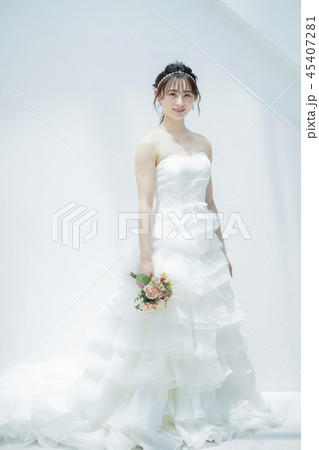 女性　結婚　ブライダルイメージ 45407281